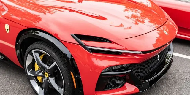 “Λαβράκι” με Ferrari και “μαϊμού Rent a Car” έβγαλαν οι ελεγκτές της ΑΑΔΕ