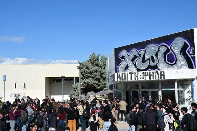 Φοιτητές στην Πρυτανεία του Εθνικού Μετσόβιου Πολυτεχνείου στην Πανεπιστημιούπολη Ζωγράφου