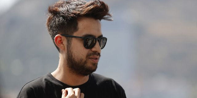 Ο Γουστάβο Γατίκα, διαδηλωτής που τυφλώθηκε από πυρά αστυνομικού κατά τις διαδηλώσεις του 2019 στη Χιλή