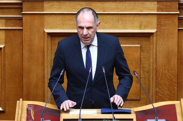 Ο Γιώργος Γεραπετρίτης στη Βουλή