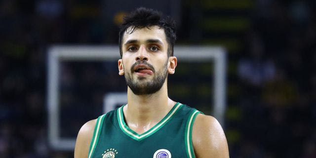 Ο Ομέρ Γιούρτσεβεν