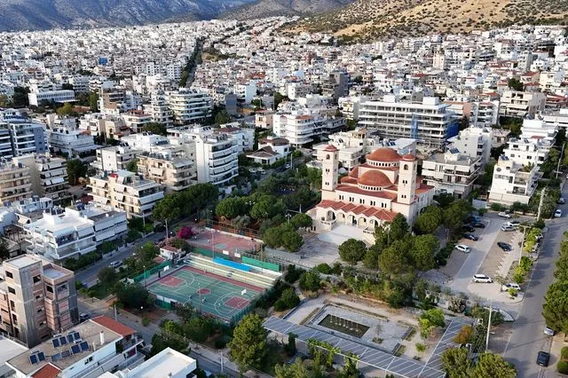 Αναζήτηση κατοικίας στα Βόρεια ή Νότια Προάστια της Αθήνας; Τι δείχνουν οι τάσεις τιμών