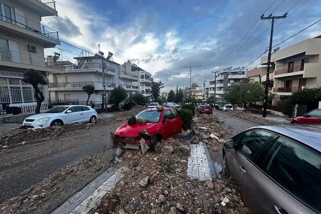 Η επόμενη μέρα της κακοκαιρίας στην Άνω Γλυφάδα