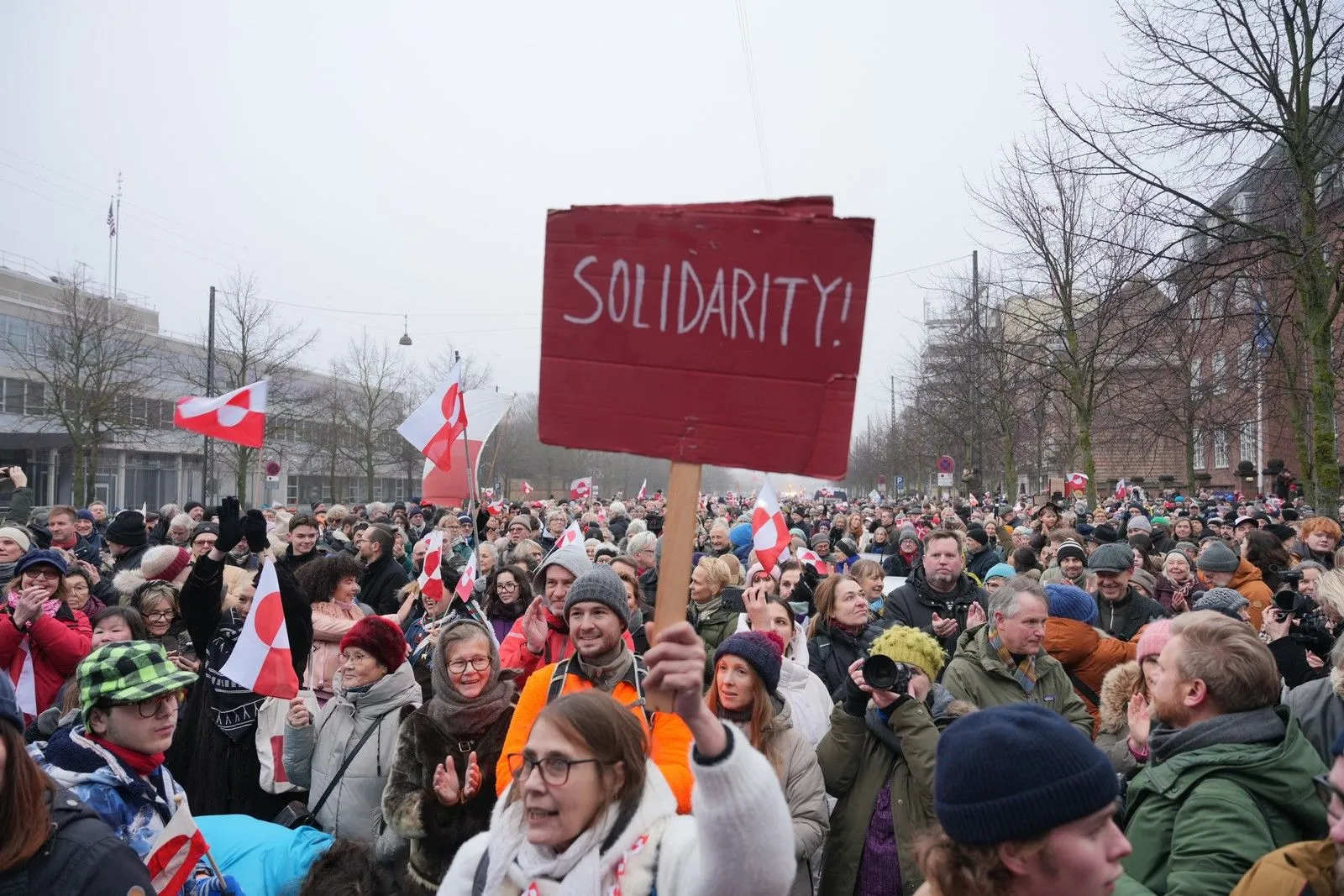 Διαδηλώσεις στην Κοπεγχάγη κατά των σχεδίων Τραμπ για τη Γροιλανδία