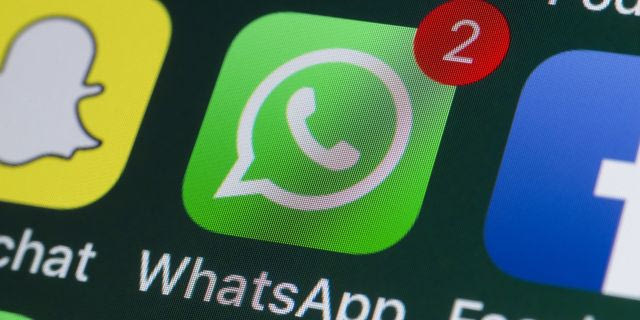 Προειδοποίηση της EE στη Meta – “Ανοίξτε το WhatsApp στα AI chatbots”