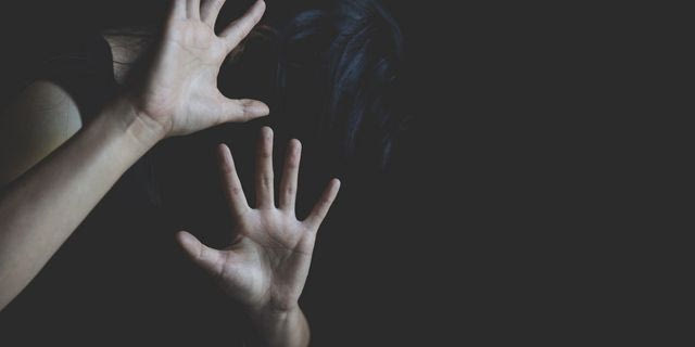 Βρετανία: Πρώην δημοτικός σύμβουλος παραδέχτηκε ότι νάρκωνε και βίαζε την γυναίκα του