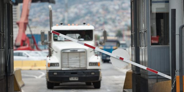Μπλόκα φορτηγών στα σύνορα τεσσάρων χωρών των Δ. Βαλκανίων – Τι ζητούν