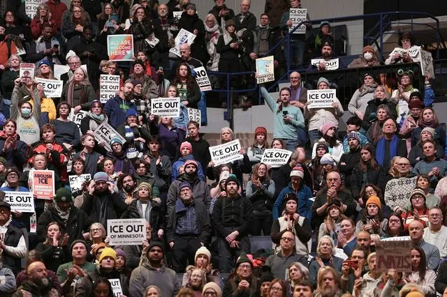 ΗΠΑ: Ποτάμι οργής στη Μινεσότα κατά της ICE παρά το πολικό ψύχος