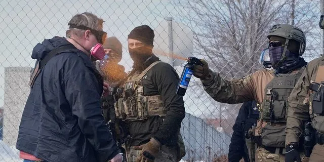 ΗΠΑ: Μινεσότα και Ιλινόις μηνύουν την κυβέρνηση Τραμπ για την ICE