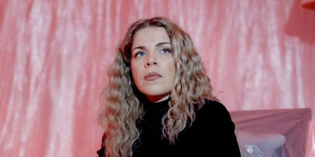 “Στο Τέλος”: Η Βιολέτα Ίκαρη τραγουδάει για τους έρωτες που ολοκλήρωσαν το ταξίδι τους