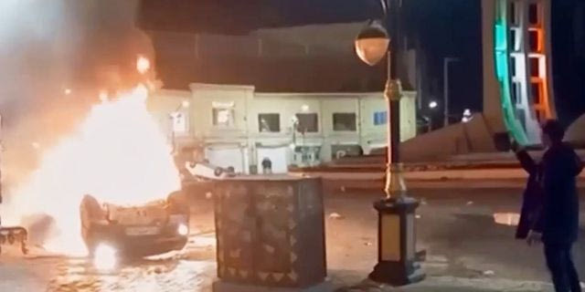 Ιράν: Δρόμοι γεμάτοι αίμα – “Είμαστε έτοιμοι για πόλεμο, αλλά και για διάλογο” δηλώνει ο Αραγτσί