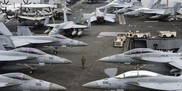 Το αμερικανικό αεροπλανοφόρο USS Abraham Lincoln