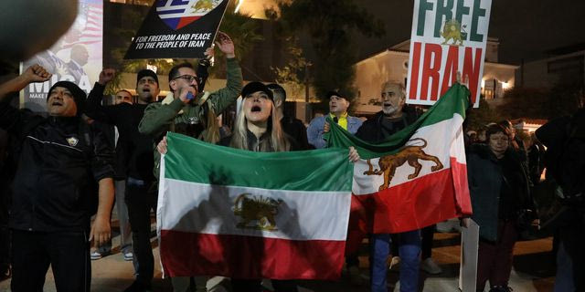 “Γυναίκα, ζωή, ελευθερία” – Συγκεντρώσεις αλληλεγγύης για το Ιράν σε Αθήνα και Θεσσαλονίκη