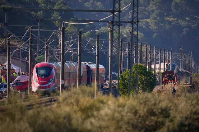 Ισπανία: Μειώνεται το όριο ταχύτητας μετά το δυστύχημα – Στους 42 οι νεκροί