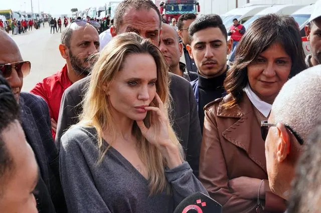Στη Ράφα η Αντζελίνα Τζολί – Συμμετείχε σε διεθνή ανθρωπιστική αποστολή