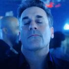 Τι έχουν πάθει όλοι με τον viral χορό του Jon Hamm – Το τραγούδι που ξαναγεννήθηκε