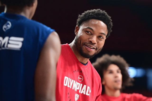 Ολυμπιακός: Με Ταϊρίκ Τζόουνς κόντρα στην Μπάγερν