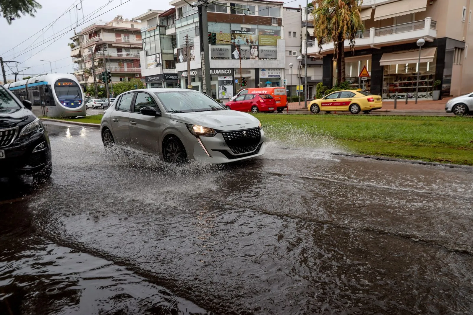 Νέο έκτακτο δελτίο για την κακοκαιρία - Πότε χτυπά την Αττική, μπαράζ 112