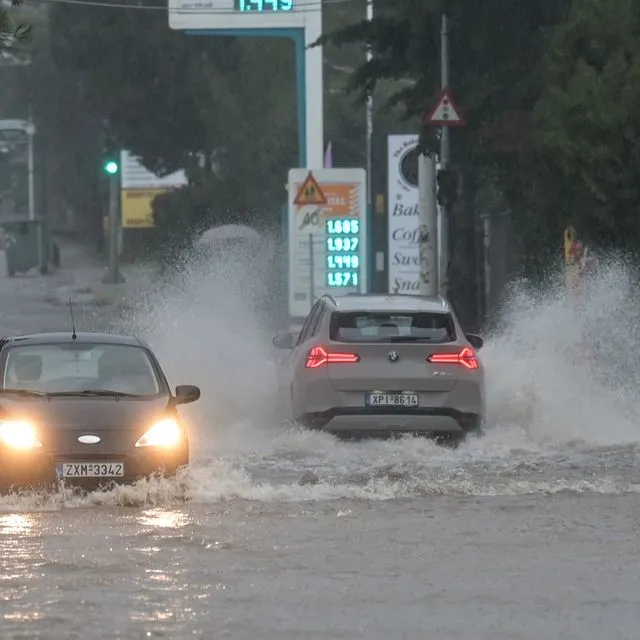 Επελαύνει για τρίτη ημέρα η κακοκαιρία – Πότε θα υποχωρήσουν τα φαινόμενα