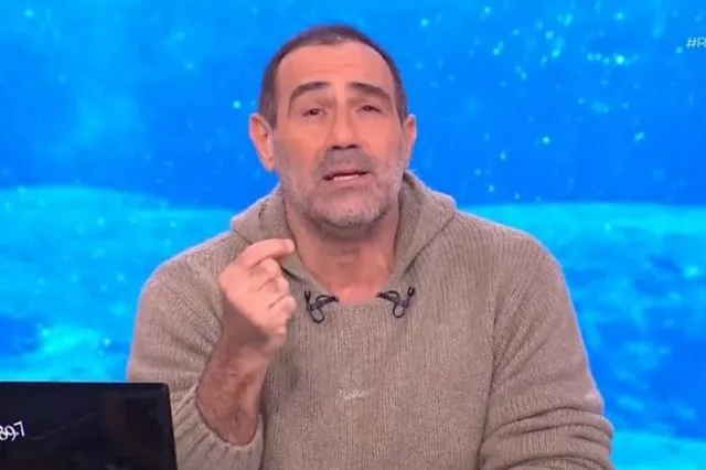 Ράδιο Αρβύλα: Συγκινημένος ο Αντώνης Κανάκης – Ο φόρος τιμής στον Αντώνη Παραρά