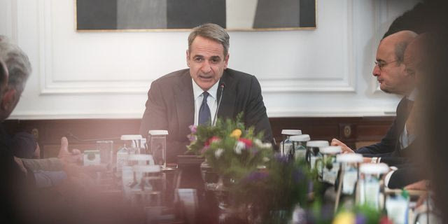 Συνάντηση του Κυριάκου Μητσοτάκη με εκπροσώπους αγροτών στο Μέγαρο Μαξίμου