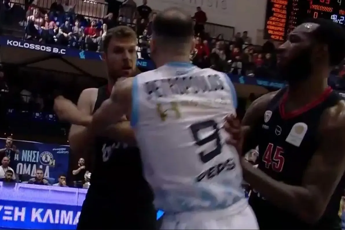 Πετρόπουλος Βεζένκοφ πιάστηκαν στα χέρια