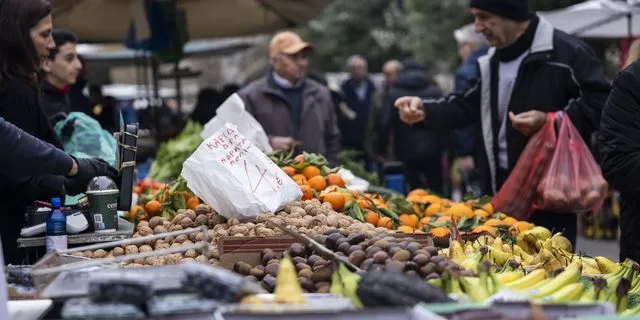 Γραφείο Προϋπολογισμού: Πολεμικά “απόνερα” σε ανάπτυξη, χρέος και πληθωρισμό