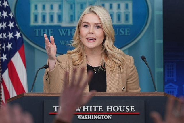 ΗΠΑ: Νέα επίθεση Λέβιτ σε δημοσιογράφο που ρώτησε για την ICE