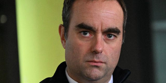 Γαλλία: Η Εθνοσυνέλευση δεν ενέκρινε τις δύο προτάσεις μομφής κατά του Λεκορνί