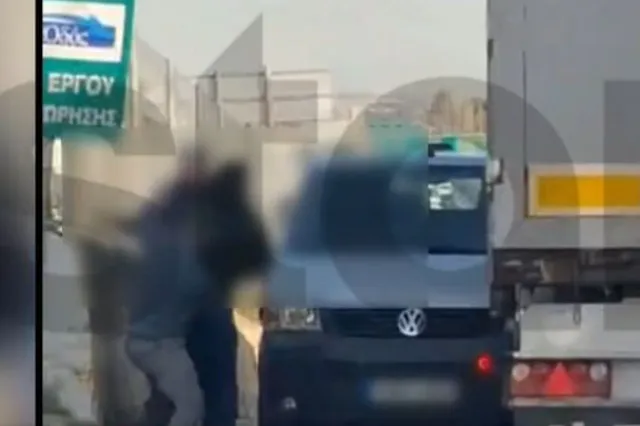 Λυκόβρυση: Απίστευτο ξύλο μεταξύ οδηγών για την προτεραιότητα – Βίντεο