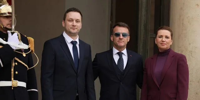 Ο Εμανουέλ Μακρόν συναντήθηκε με τους πρωθυπουργούς της Δανίας και της Γροιλανδίας