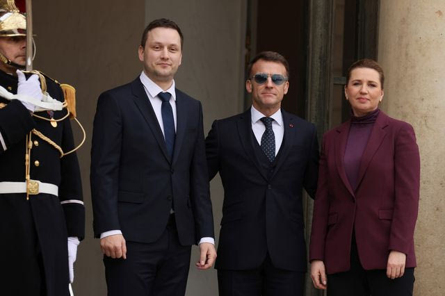 Ο Εμανουέλ Μακρόν συναντήθηκε με τους πρωθυπουργούς της Δανίας και της Γροιλανδίας