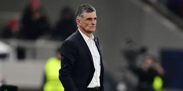 Ο προπονητής του Ολυμπιακού, Χοσέ Λουίς Μεντιλίμπαρ