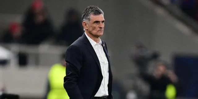 Ο προπονητής του Ολυμπιακού, Χοσέ Λουίς Μεντιλίμπαρ