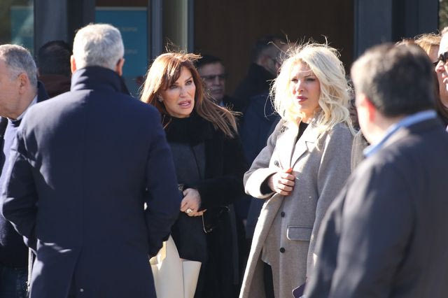 Συγκίνηση στο τελευταίο αντίο στον Γιώργο Παπαδάκη – Πλήθος κόσμου στη Ριτσώνα