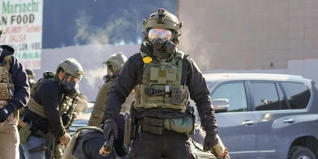 Αυτά που βλέπουμε πλέον στην Αμερική είναι σαν εικόνες από το παρελθόν, από τις χούντες της Λατινικής Αμερικής