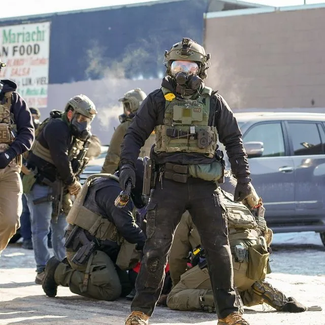 Αυτά που βλέπουμε πλέον στην Αμερική είναι σαν εικόνες από το παρελθόν, από τις χούντες της Λατινικής Αμερικής