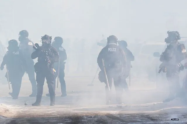 Οπλισμένοι ομοσπονδιακοί πράκτορες στη Μινεάπολη