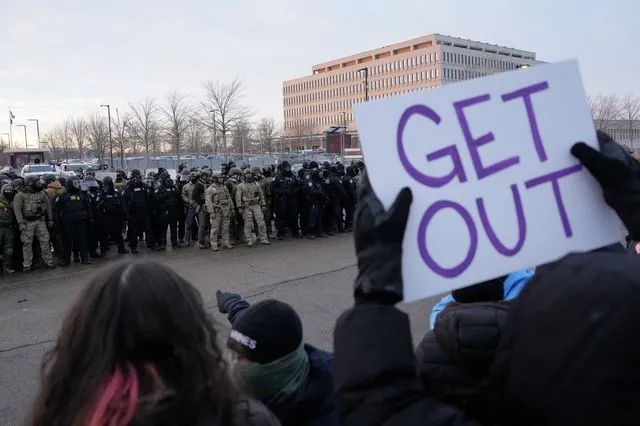 Μινεάπολη: Διαδηλωτές κατά της ICE έδιωξαν ακτιβιστές της ακροδεξιάς