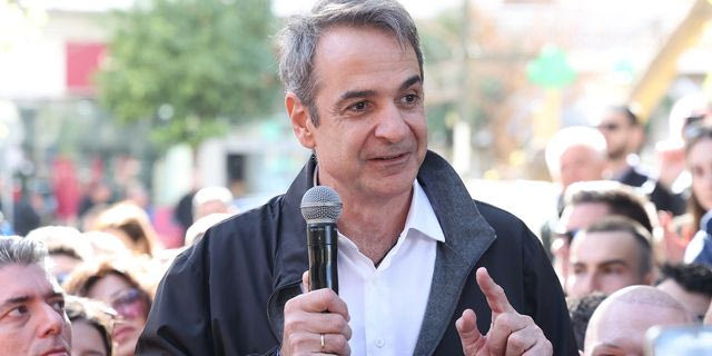 Περιοδεία του Πρωθυπουργού Κυριάκου Μητσοτάκη στο Μοσχάτο και συνάντηση και συνομιλία με πολίτες.