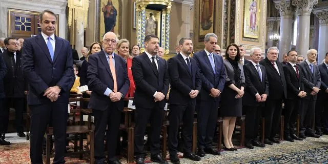 Με λαμπρότητα η πανηγυρική δοξολογία στη Μητρόπολη για το νέο έτος