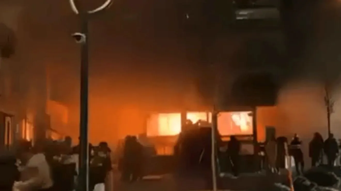 Δεκάδες νεκροί από την έκρηξη στο Κραν Μοντανά - Τα σενάρια για την τραγωδία