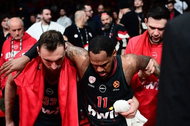 Ολυμπιακός: Eκτός δράσης για περίπου τέσσερις εβδομάδες ο Μόντε Μόρις