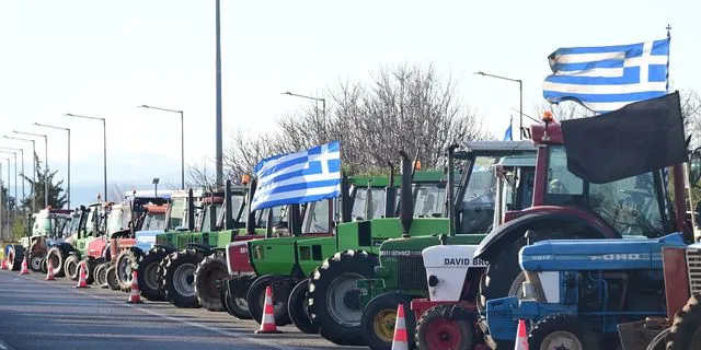 Οι αγρότες κλιμακώνουν τον αγώνα και “κόβουν” την Ελλάδα στα δύο – Ο χάρτης των μπλόκων
