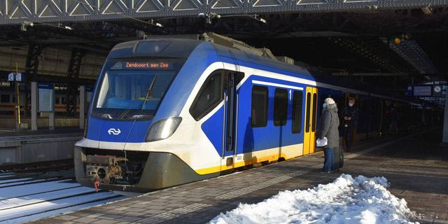 Χιόνι και πάγος παραλύουν όλες τις μεταφορές στην Ολλανδία