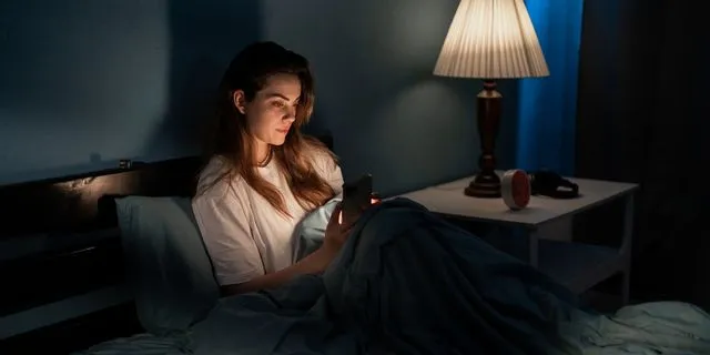 Νυχτερινός τύπος που δεν μπορεί να κοιμηθεί το βράδυ