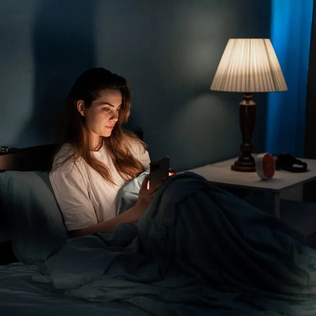 Γυναίκα στο κρεβάτι