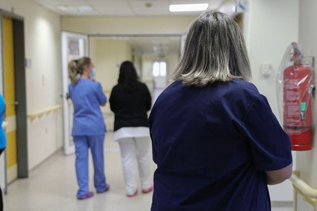 Γρίπη: Μικρή αποκλιμάκωση στις εισαγωγές – 7 θάνατοι την τελευταία εβδομάδα