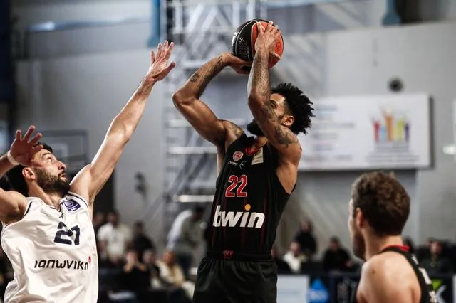 Καρδίτσα – Ολυμπιακός 80-120: Πίτερς και Ντόρσεϊ έβαλαν 57 πόντους