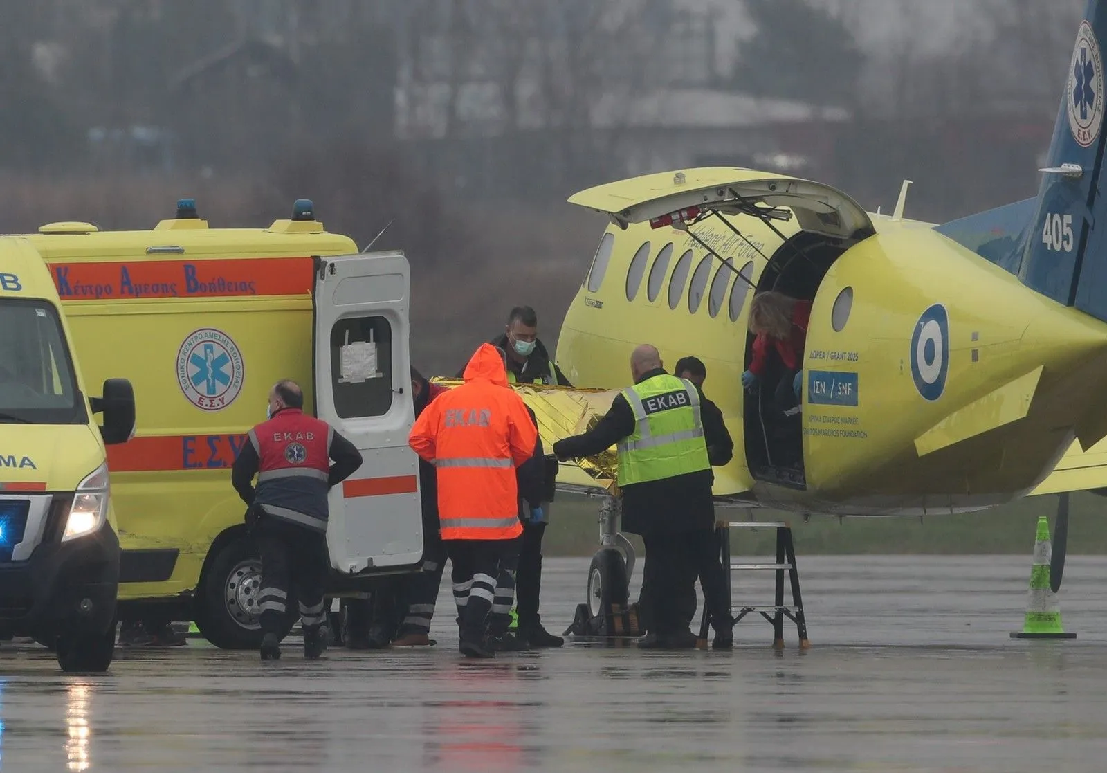 Έφτασαν στη Θεσσαλονίκη οι δύο τραυματίες οπαδοί του ΠΑΟΚ - LIVE ΕΙΚΟΝΑ